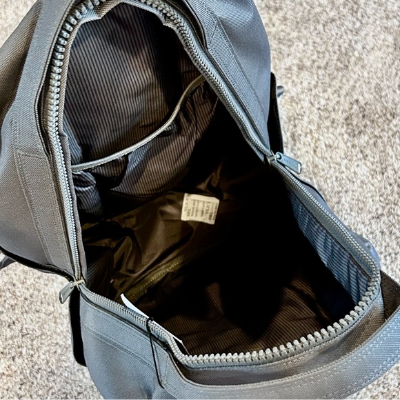 Herschel Supply Company Miller Backpack in Gargoyle Gray 32L 17.5"×12.5"x 7" NEW - Picture 6 of 16